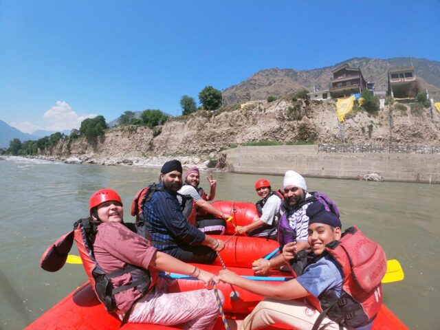 River Rafting in Kullu 2026: Best Rapids, Rafting Price in Kullu & Bhuntar Adventure Guide